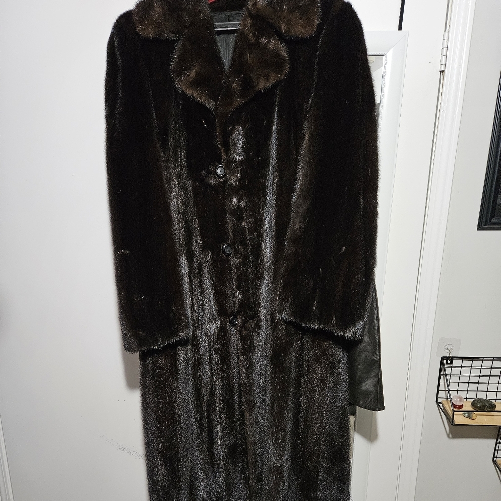 GENUINE MINK Sable colour men's 3/4 length mint condition.